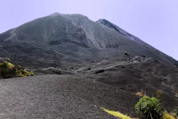 Fotobehang Lara flow on Pacaya Volcano of Guatemala © drewrawcliffe