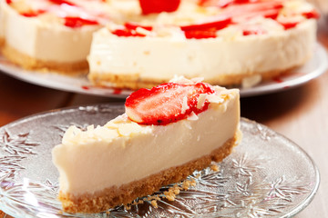 Cheesecake with strawberries