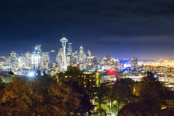 Fototapeta premium skyline and cityscape at dusk