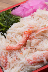 ズワイガニの海鮮弁当