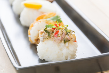 spicy tuna sushi