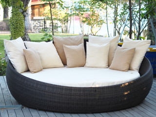 bed couch decorate garden home housen indoor outdoor pillow sofa