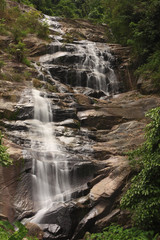 Fototapeta premium Ton Yai Waterfall Khao Chong Nationalpark, Krabi, Thailand