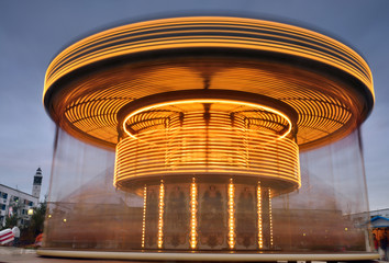 carouselle sur la place de Calais