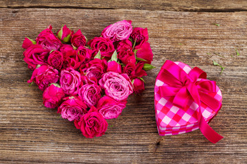 pile  of mauve roses