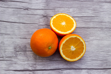 Frische aufgeschnittene Orangen in Nahaufnahme