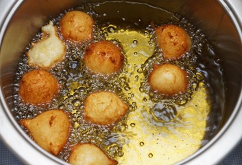 Quark balls in boiling oil