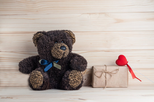 teddy bear and Valentine heart