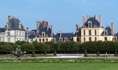 Fototapeta na wymiar Jardins du château de Fontainebleau