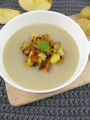 Kartoffel-Apfel-Suppe