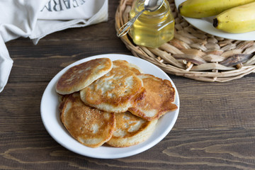 banana pancakes with honey