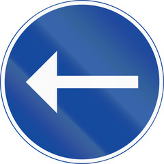 Road sign used in Sweden - Direction to be followed © jojoo64