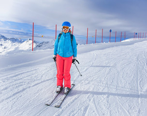 Fototapeta na wymiar Woman On the Ski