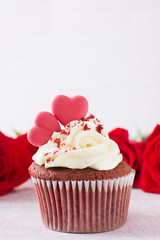 Valentine cupcake and roses