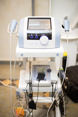 Ultrasound device, medical and diagnostic tool