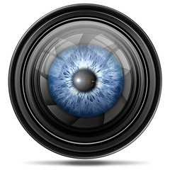 Digitales Kameraobjektiv mit Auge, freigestellt