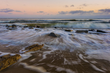 Fototapeta premium Sonnenaufgang an der Steilküste auf Insel Usedom