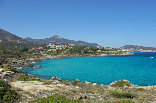 Corse, les eaux turquoise des criques de la Balagne