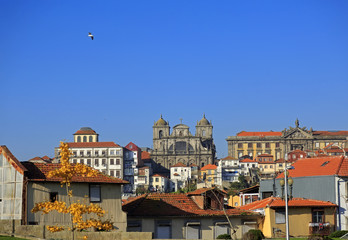 Fototapeta na wymiar Porto cathedral and house roofs from viewpoint