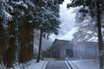 世界遺産　冬の平泉中尊寺