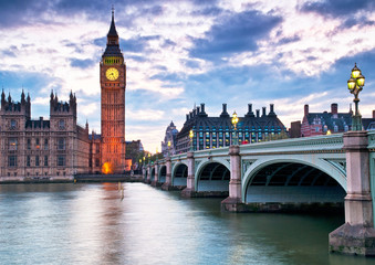 Fototapeta na wymiar Big Ben and the Houses of Parliament in London, UK