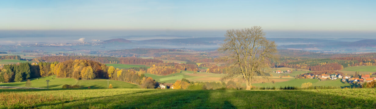 Rh&ouml;npanorama  im Herbst - "Land der offenen Fernen"