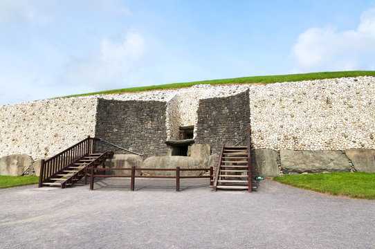 Newgrange in the Boyne Valley is a 5000 year old Passage Tomb. Co. Meath, Ireland