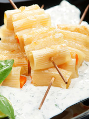 Stuffed macaroni with carrots
