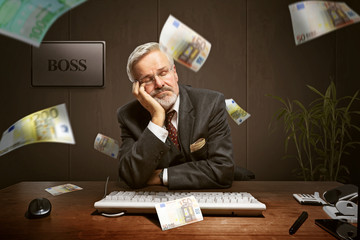 Man earns money during sleep