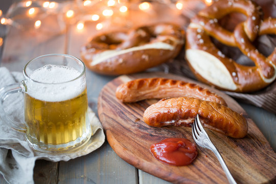 bavarian sausages with bretzel and beer