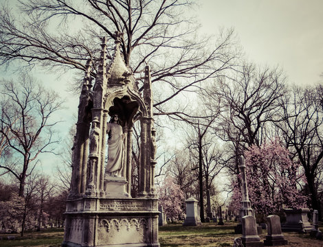 Springtime With the Deceased - Bellefontaine Cemetery - Saint Louis, MO
