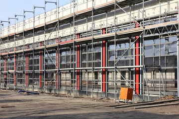 Baugerüst am Neubau einer Feuerwehrwache