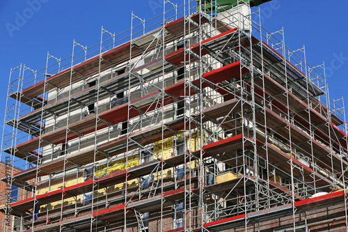 "Neubau mit Backsteinfassade" Stockfotos und lizenzfreie Bilder auf