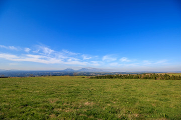 Obraz premium くじゅう高原から見る阿蘇山