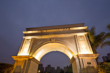 Obraz premium facade of architecture and skyline at night