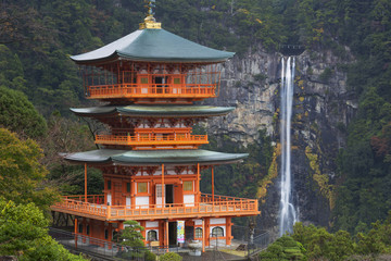 Pagoda and Nachi Falls in the Wakayama Prefecture, Japan - obrazy, fototapety, plakaty