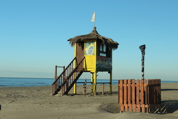 Torretta di avvistamento sulla spiaggia di Ostia © misterbike