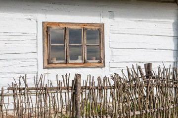 Zabytkowa tradycyjna chata wiejska w Kakonie, Góry Świętokrzyskie