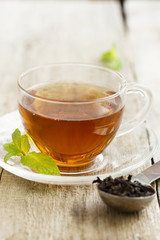 Black tea with fresh mint