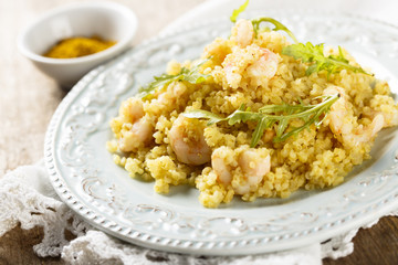 Quinoa with bulgur and shrimps