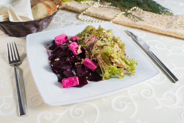 dietetic salad of beets and green salad