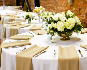 ELEGANT WEDDING TABLE