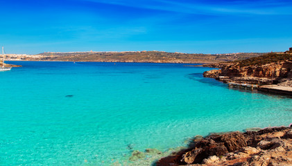 The Blue Lagoon on Comino Island, Malta Gozo. - obrazy, fototapety, plakaty