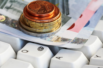 Geld ausgeben im Internet - Risiko im Internet