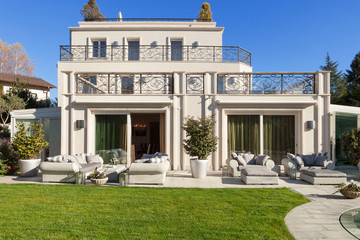 Obraz premium beautiful house, outdoor