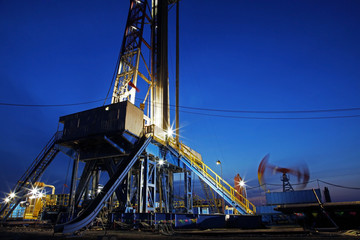 Oilfield derrick