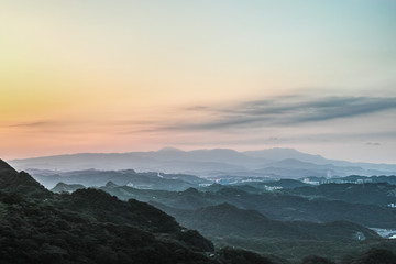 Fototapeta na wymiar 台湾・九份から見る山の稜線・夕景