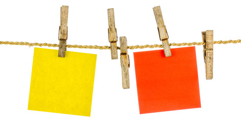 post-it et pinces sur corde à linge ficelle végétale 