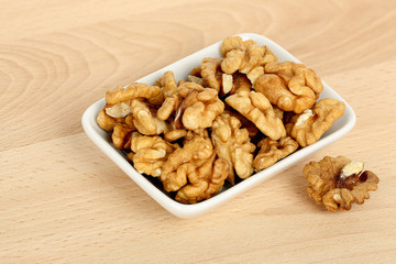 shelled walnuts