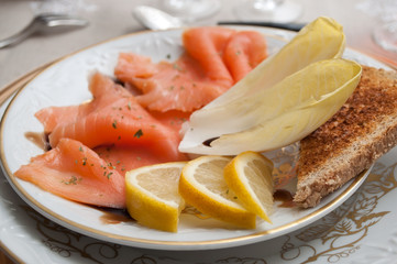 assiette de saumon fumé